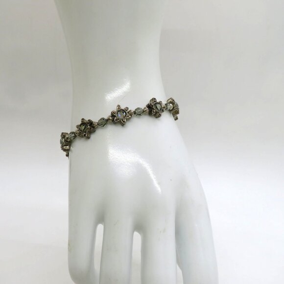 Floral Bracelet Silver Tone Gray Crystal Bead Star Accents Magnetic Closure - Picture 11 of 14